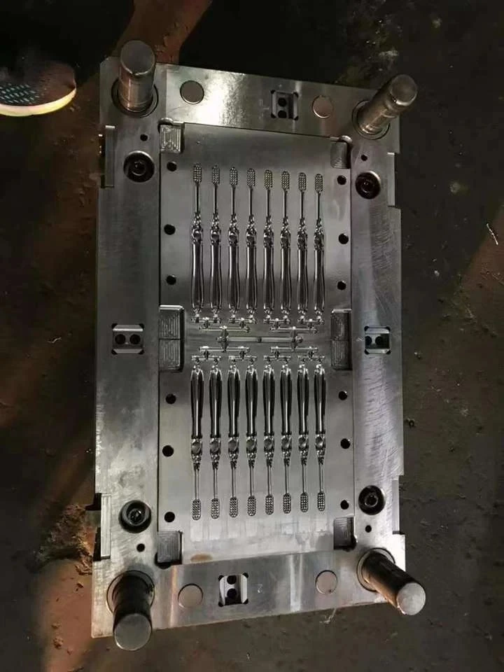 Disposable Plastic Custom 5kW Toothbrush Handle Injection Mold suppliers