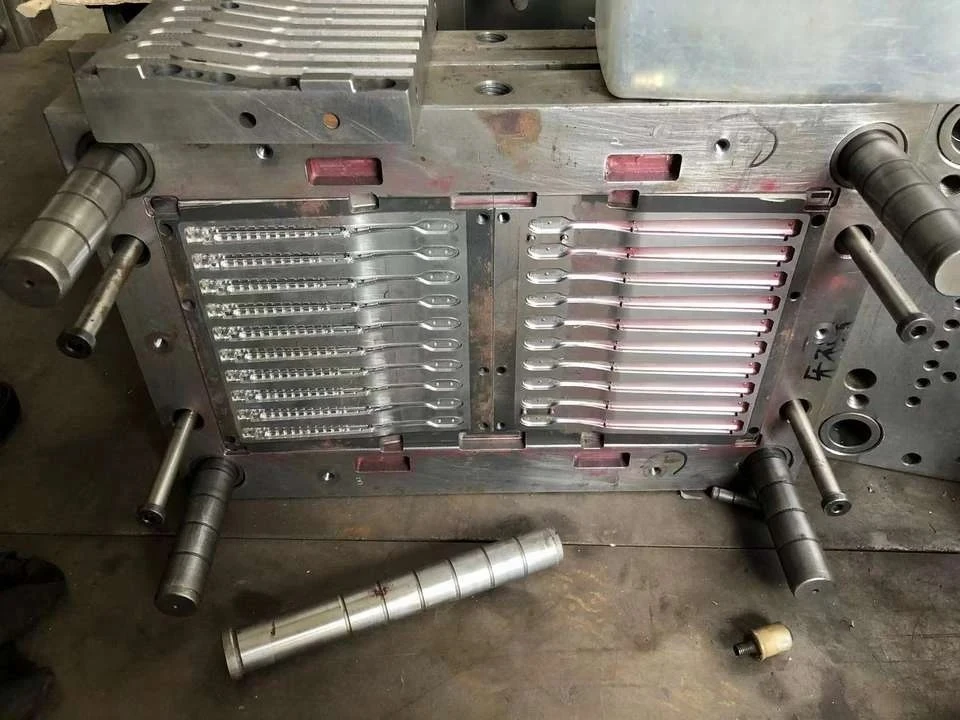 Plastic 5kW Toothbrush Handle Injection Mold factory