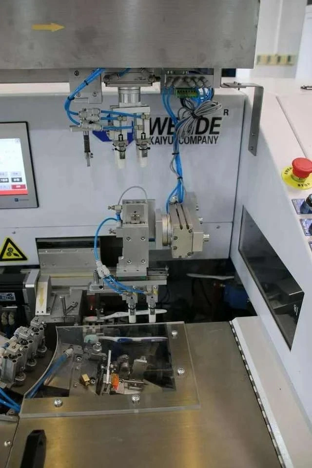 Servo-Driven Hotel 2-Spindle PLC Toothbrush Tufting Machine factory